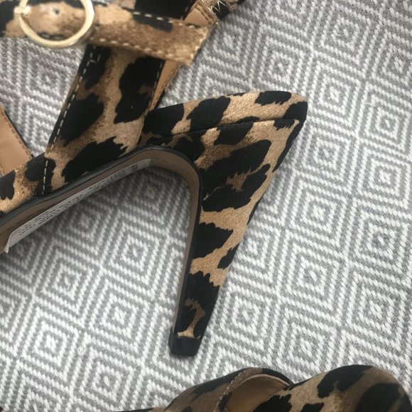J. Renee' Animal print fabric double strap High Sandal - Picture 5 of 6